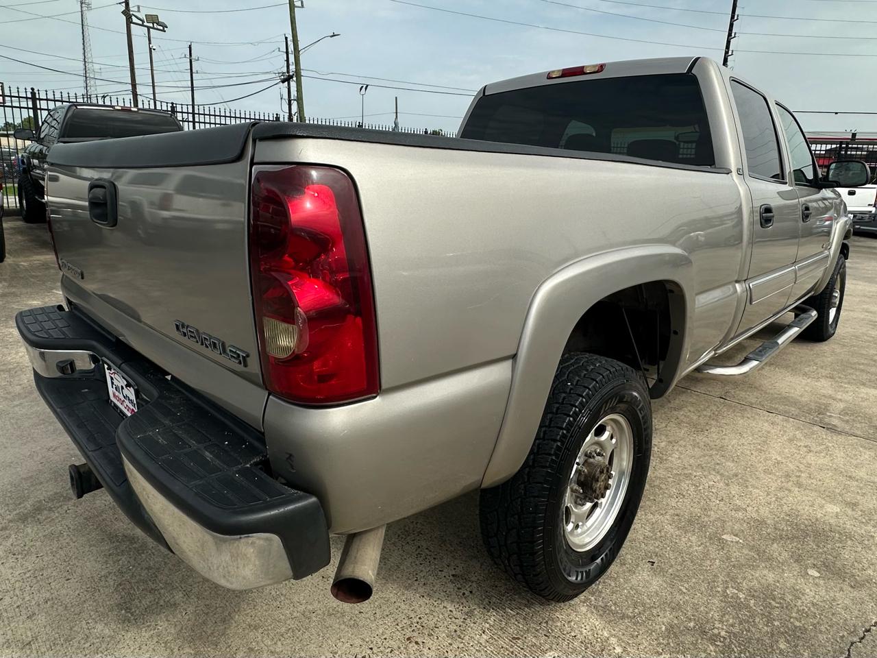 Chevrolet Silverado 2500HD LS Crew Cab Short Bed 2WD 2003