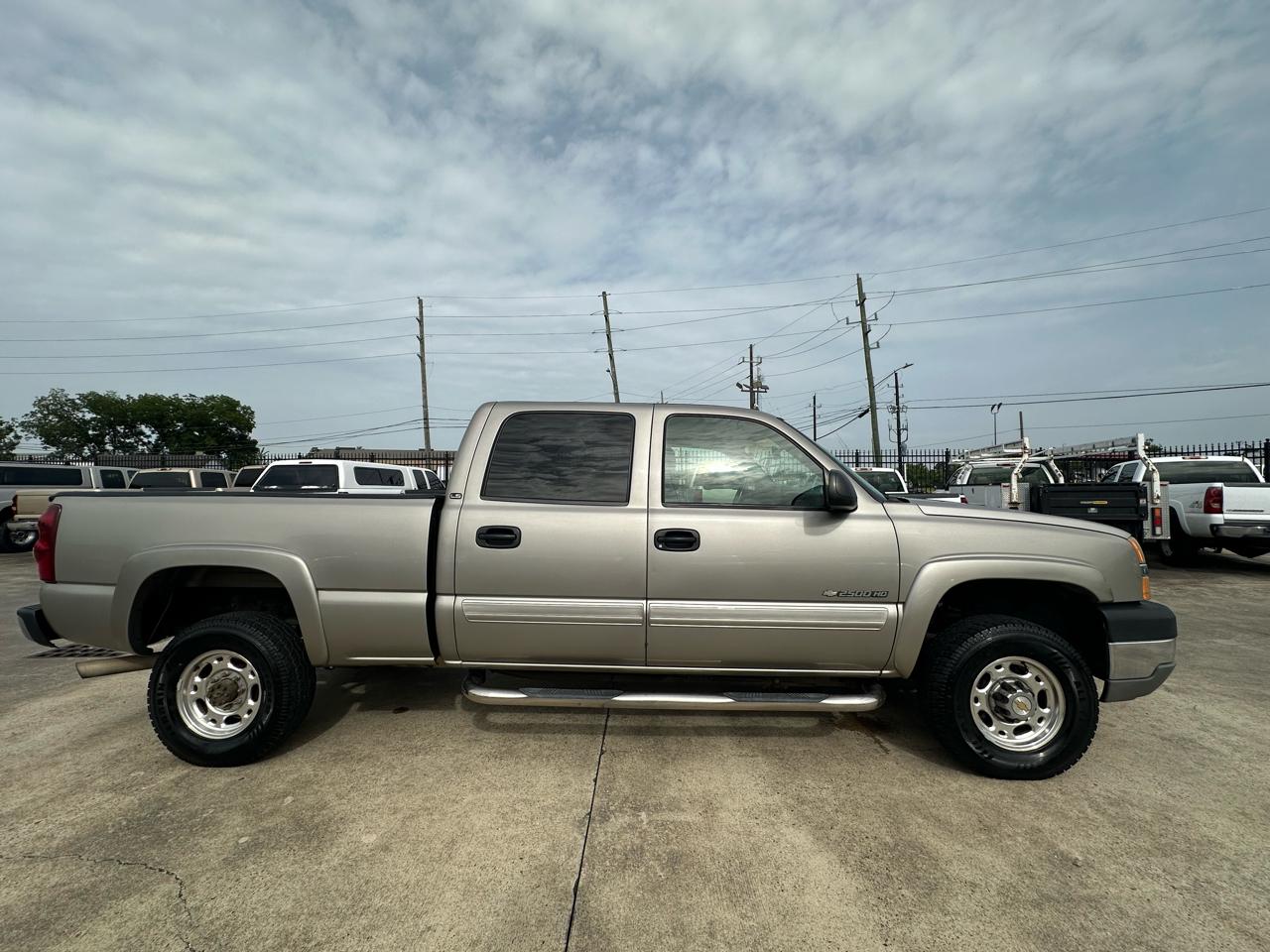 Chevrolet Silverado 2500HD LS Crew Cab Short Bed 2WD 2003
