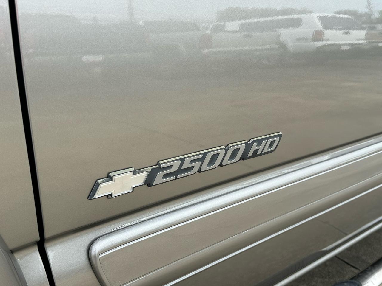 Chevrolet Silverado 2500HD LS Crew Cab Short Bed 2WD 2003