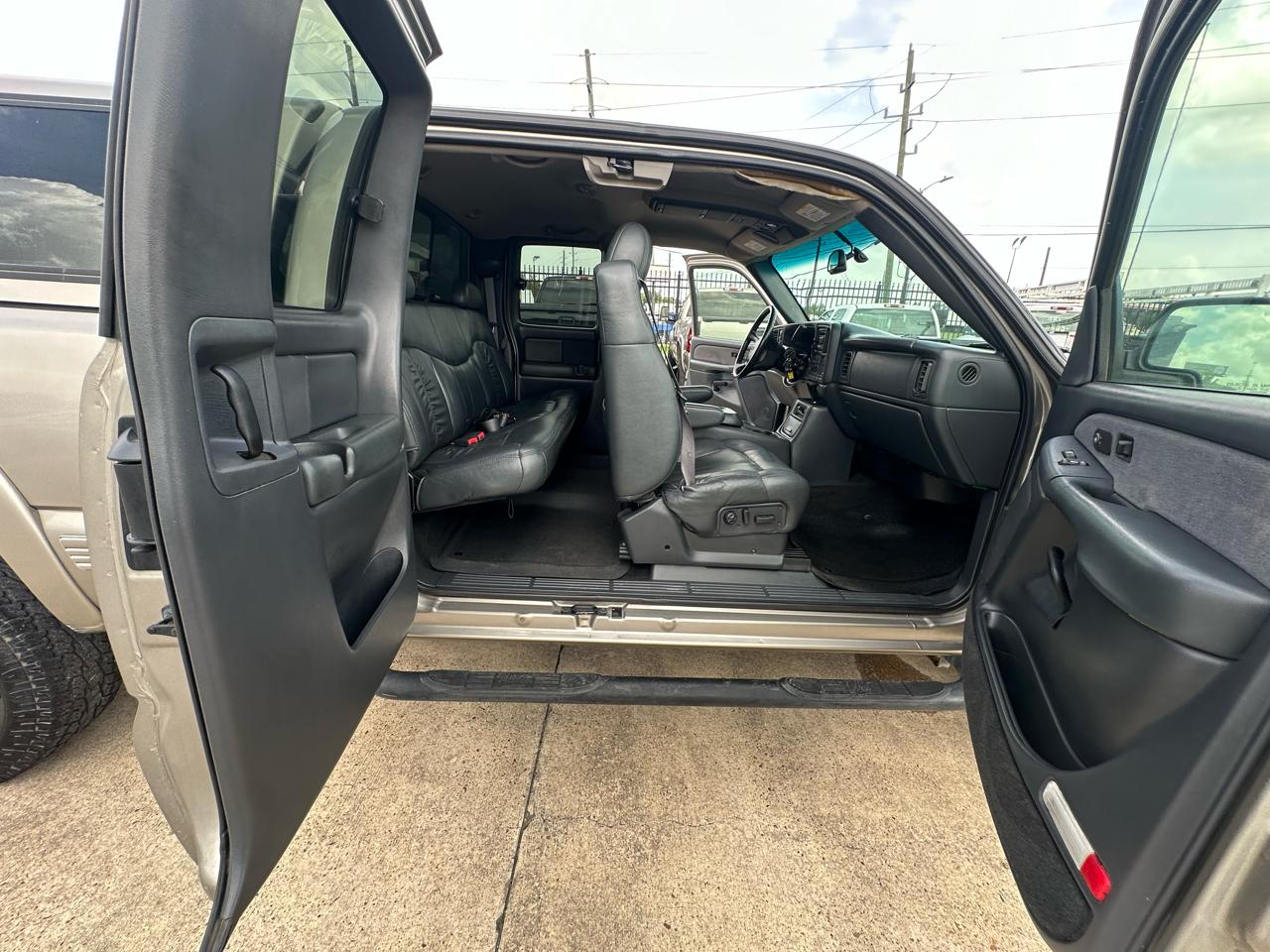 Chevrolet Silverado 2500HD LT Ext. Cab Long Bed 4WD 2002
