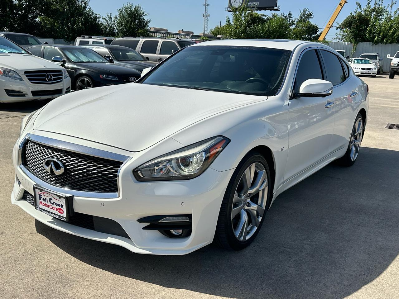 Infiniti Q70 56 2015