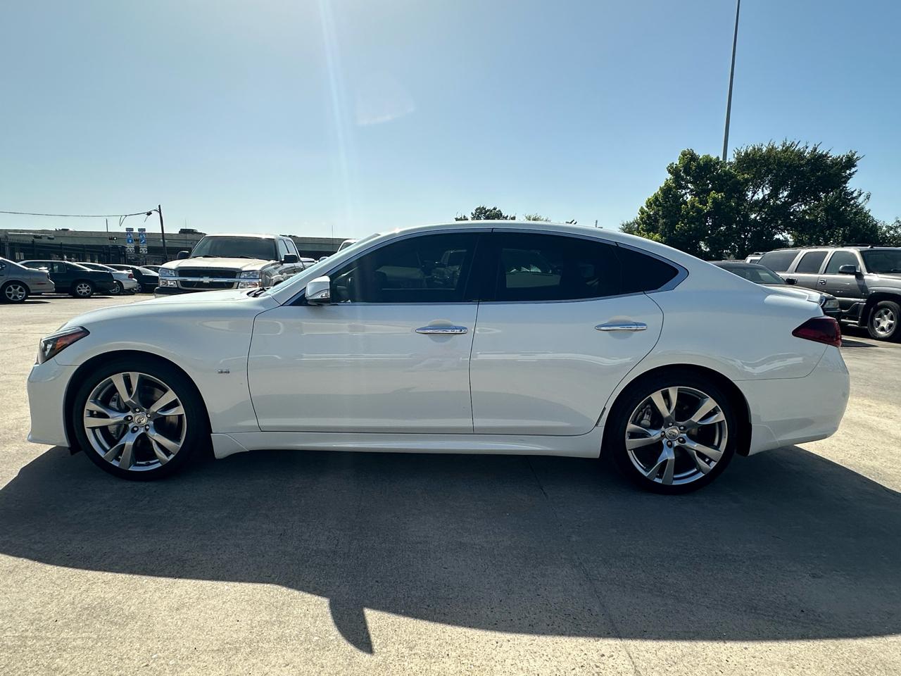 Infiniti Q70 56 2015