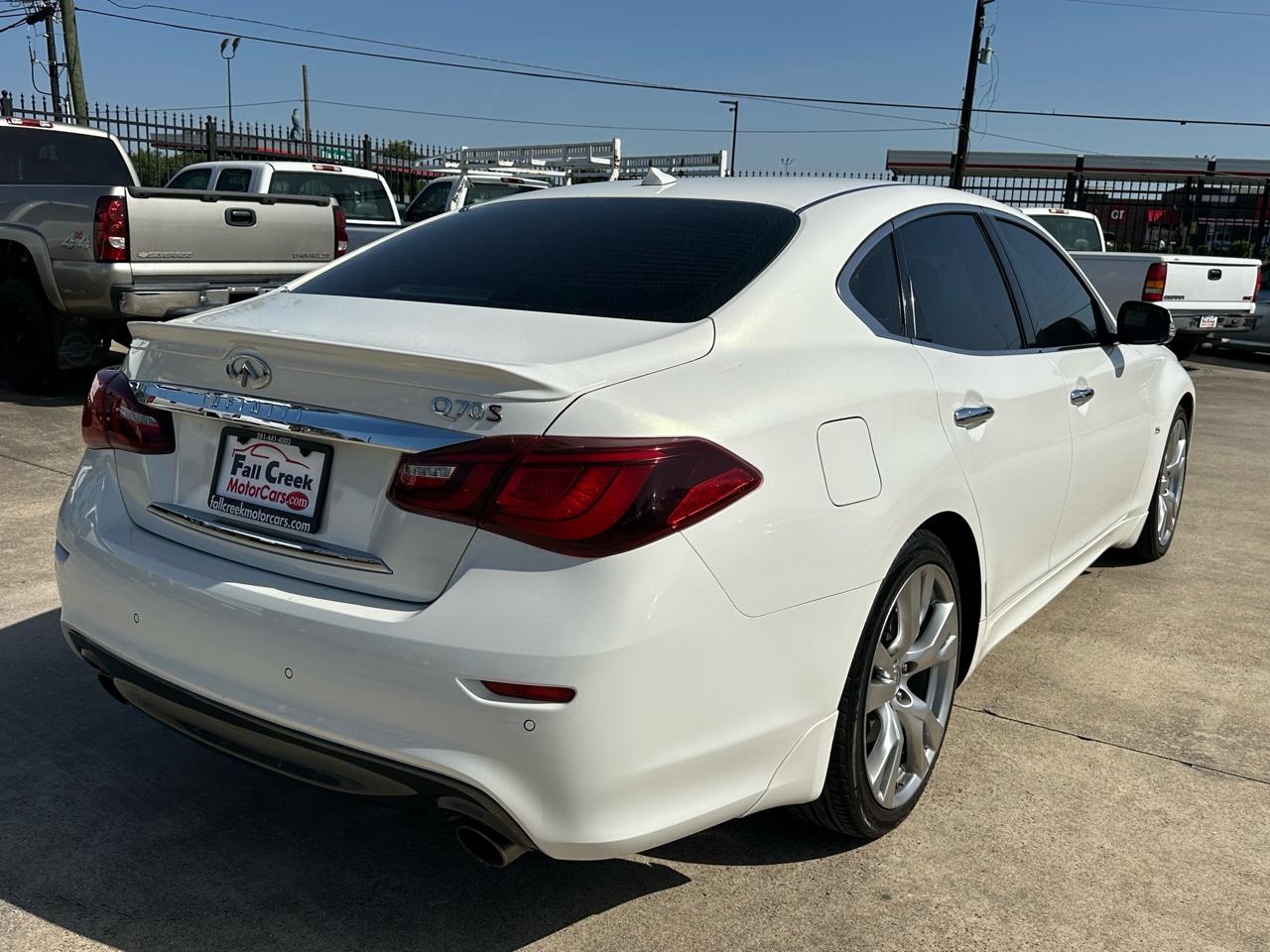Infiniti Q70 56 2015