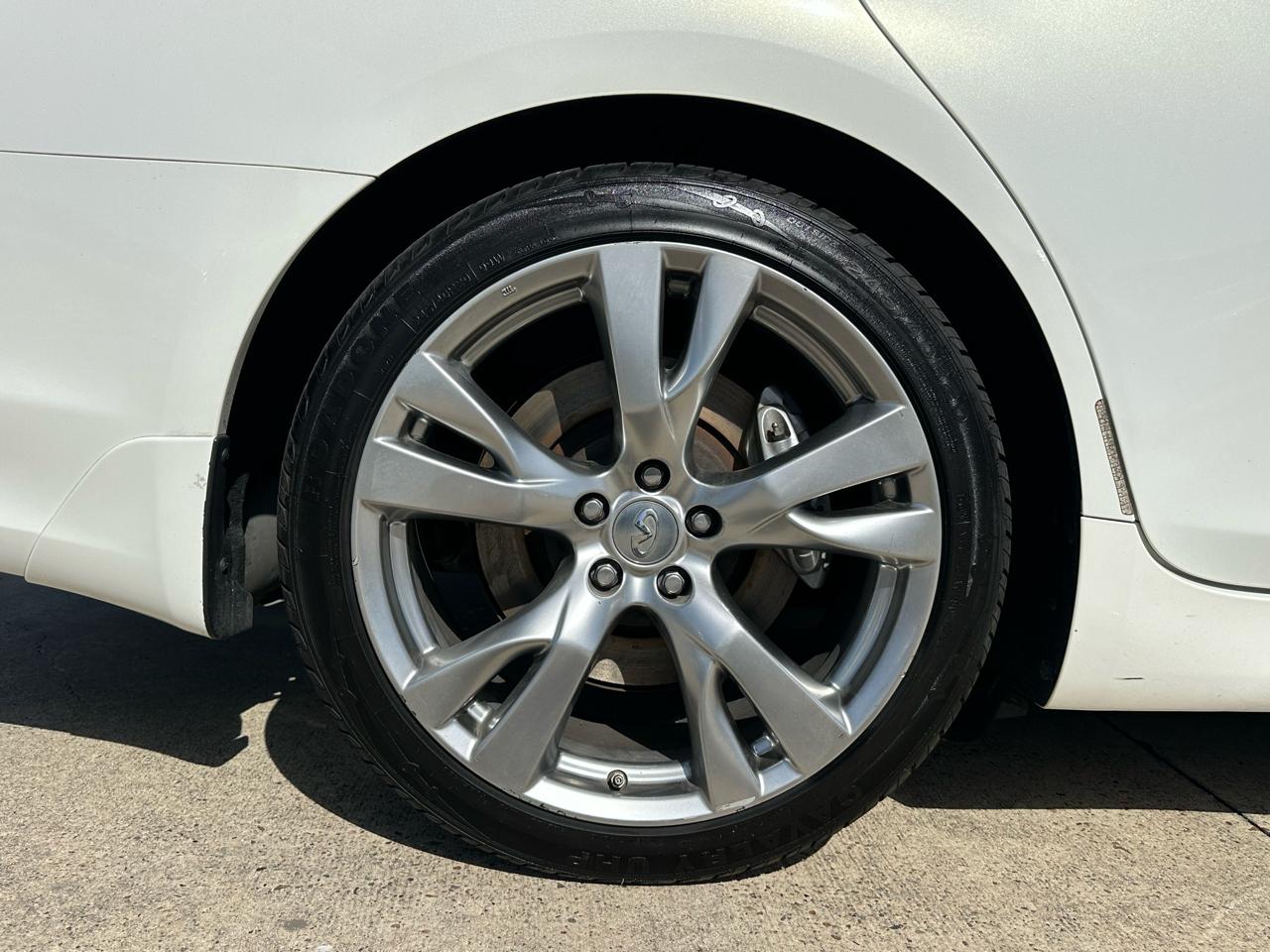 Infiniti Q70 56 2015