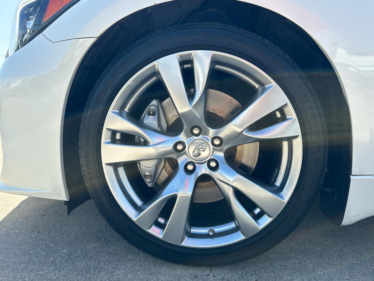 Infiniti Q70 56 2015