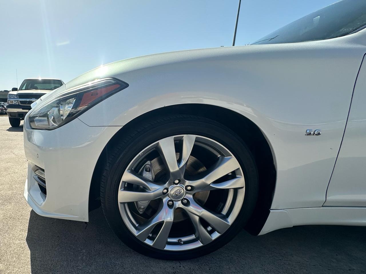 Infiniti Q70 56 2015