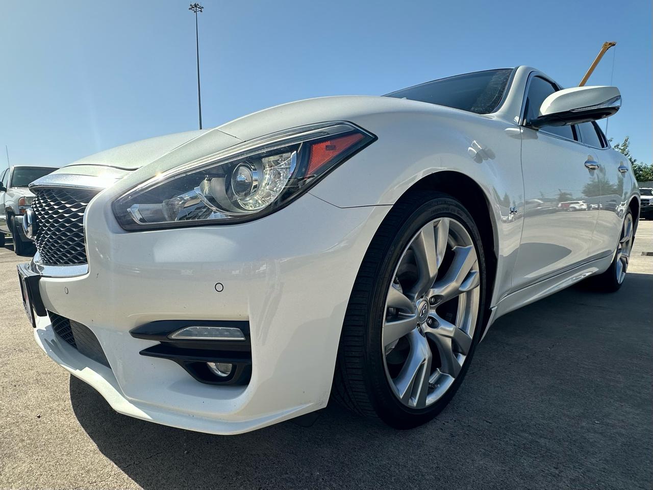 Infiniti Q70 56 2015
