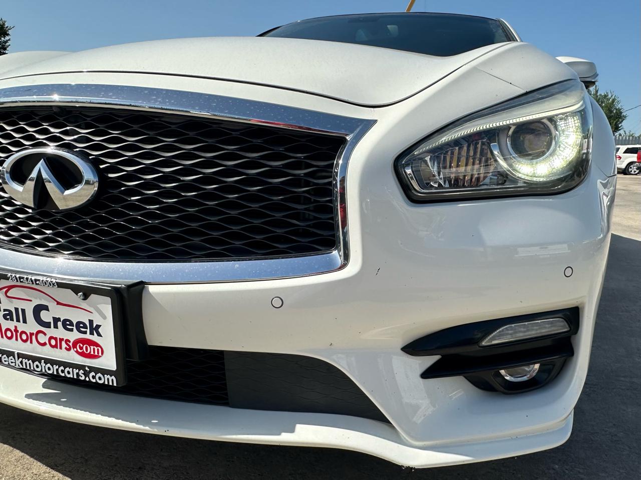 Infiniti Q70 56 2015
