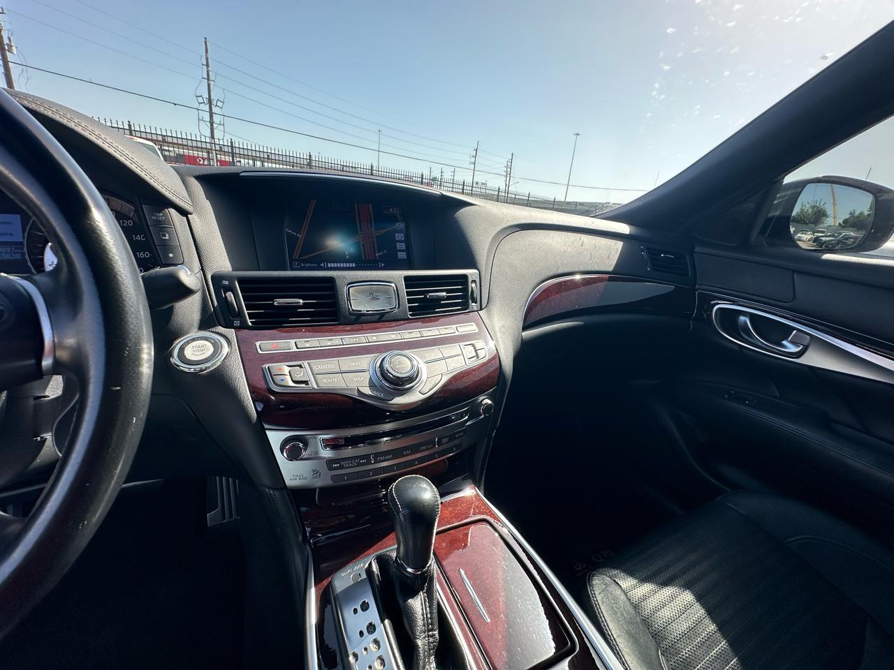 Infiniti Q70 56 2015