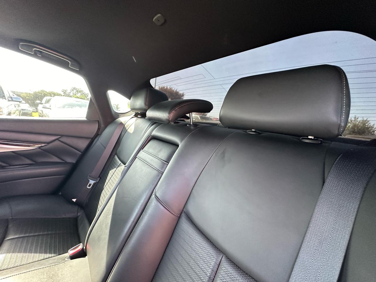 Infiniti Q70 56 2015