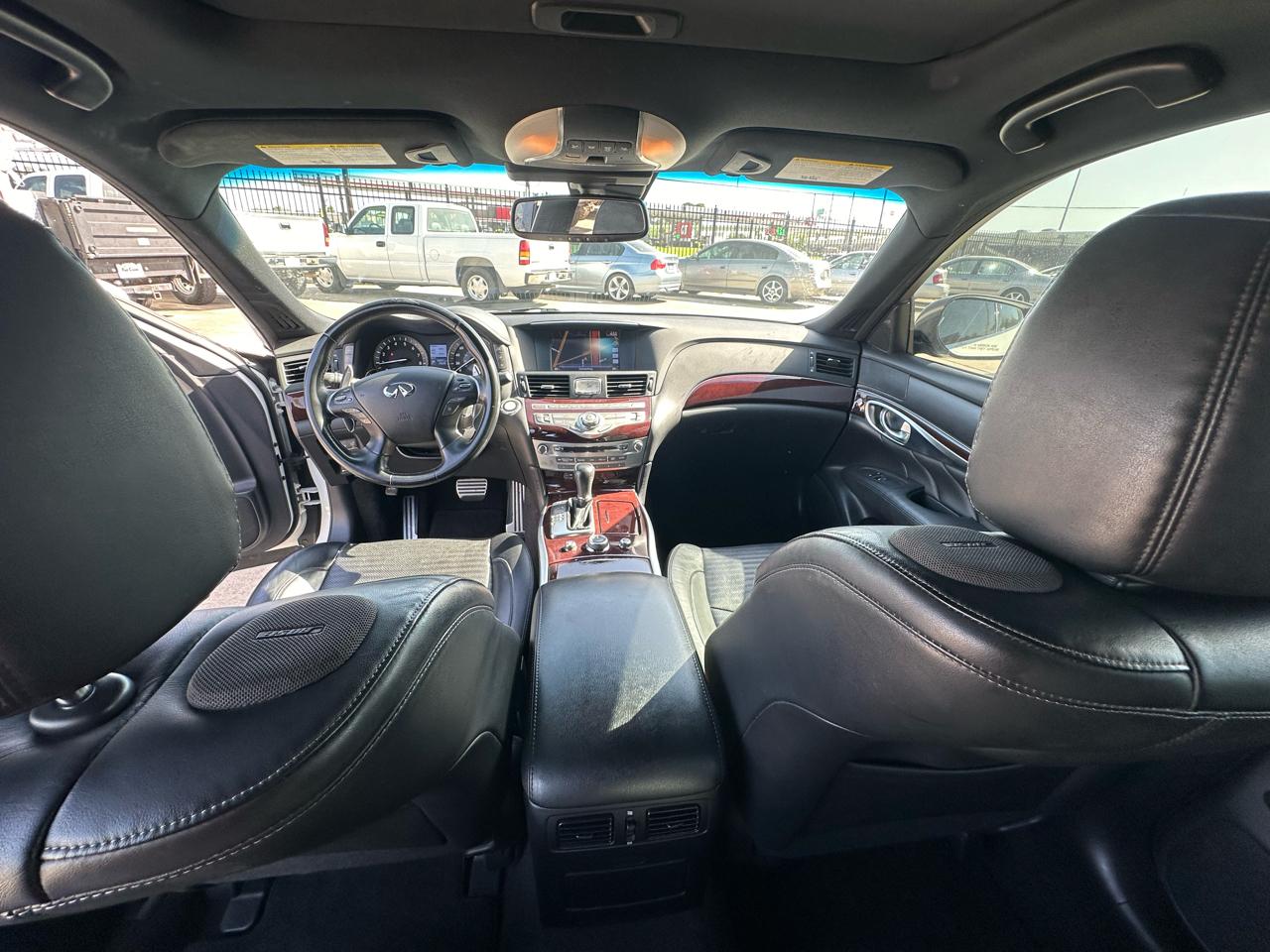 Infiniti Q70 56 2015