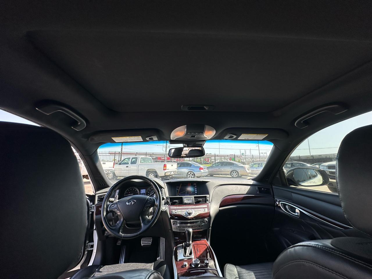 Infiniti Q70 56 2015