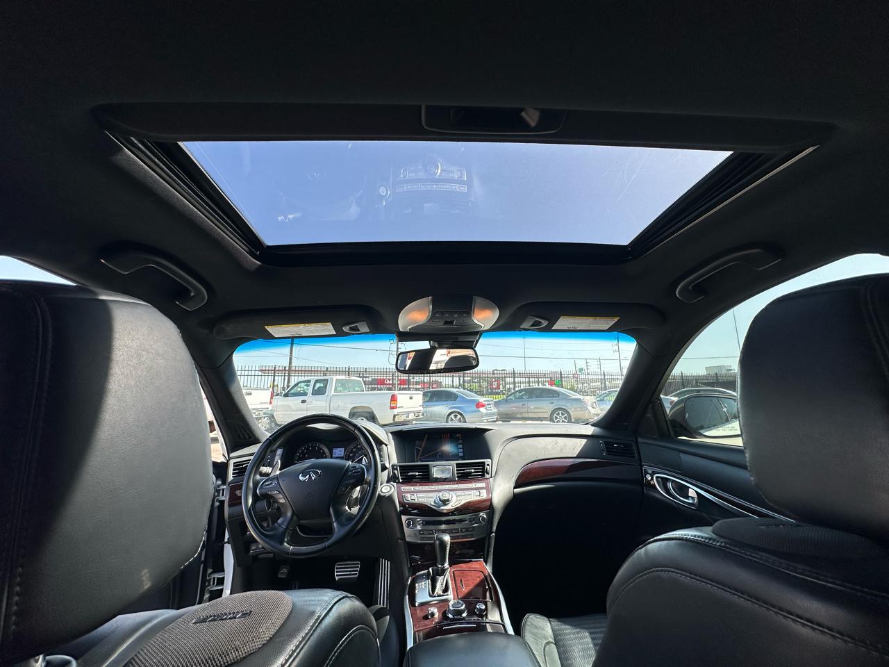 Infiniti Q70 56 2015