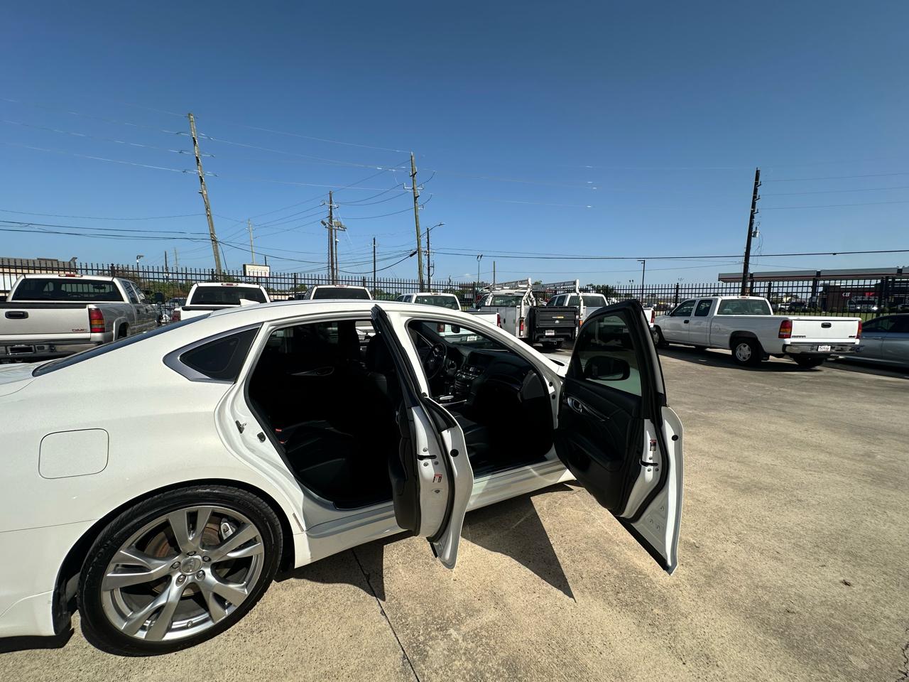 Infiniti Q70 56 2015