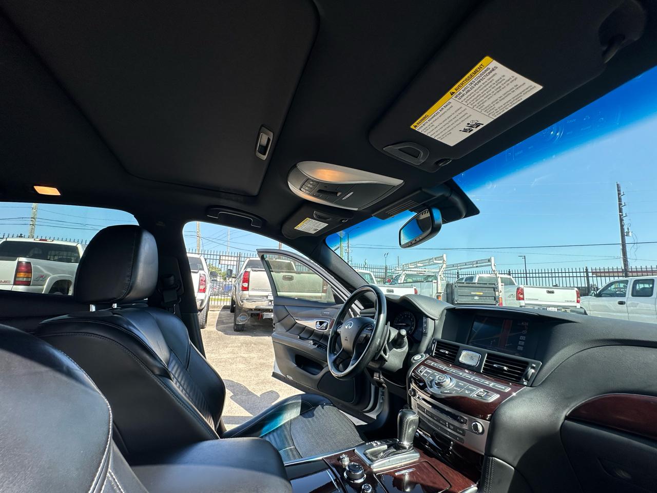 Infiniti Q70 56 2015