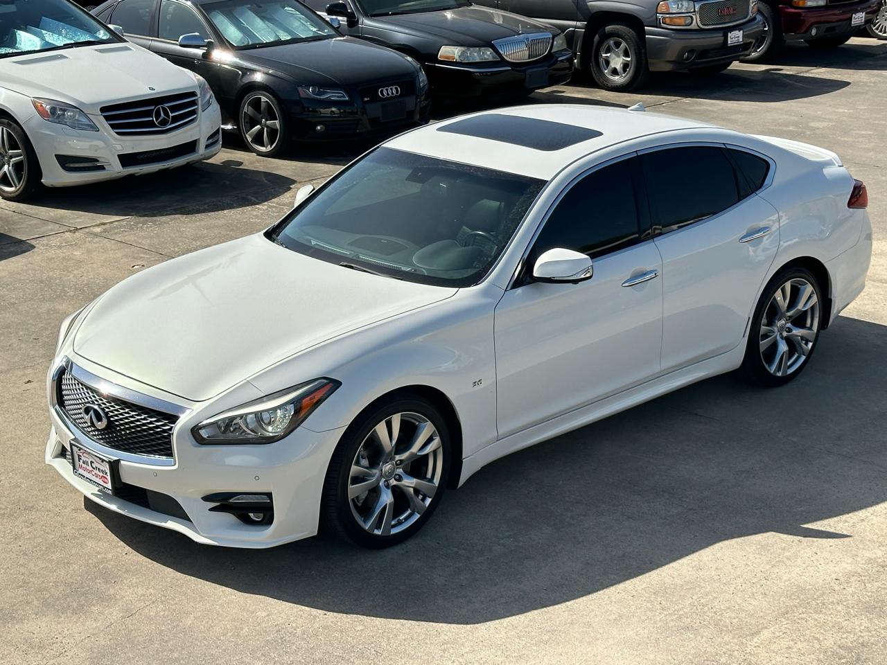 Infiniti Q70 56 2015