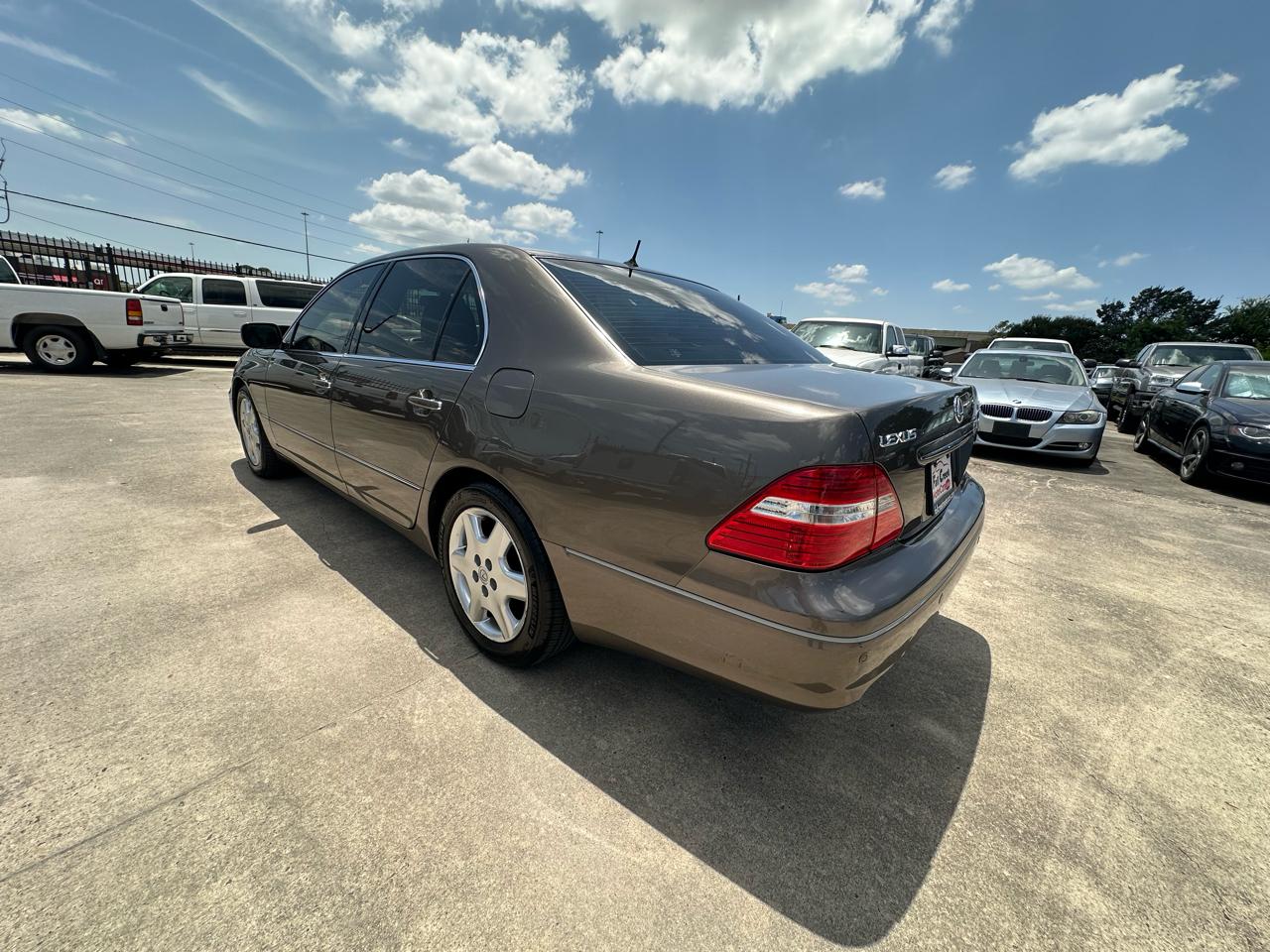 Lexus LS 430 Sedan 2004