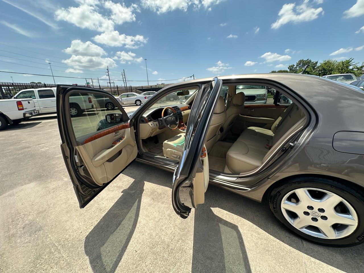 Lexus LS 430 Sedan 2004