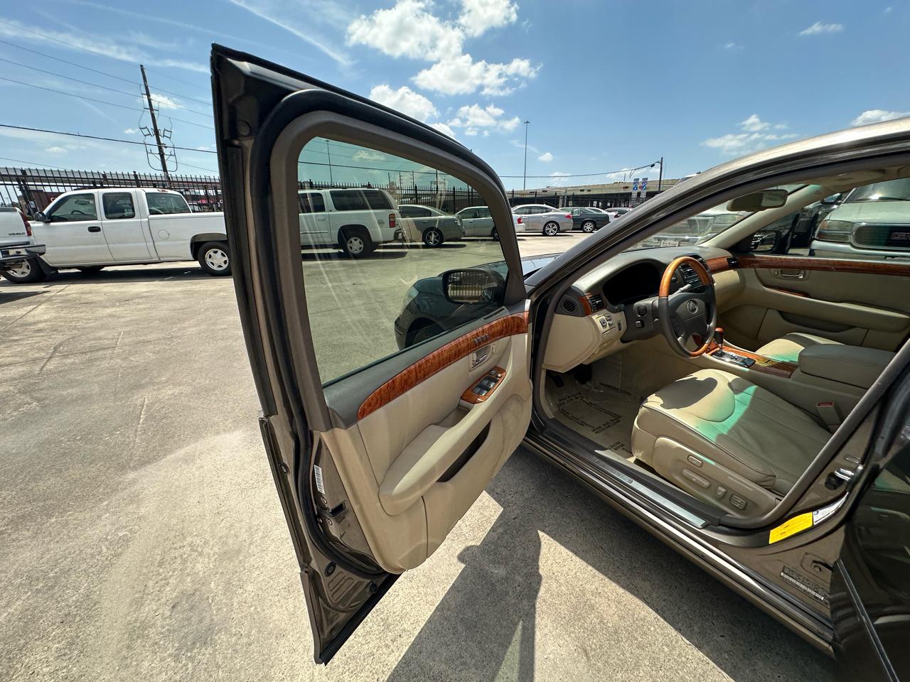 Lexus LS 430 Sedan 2004