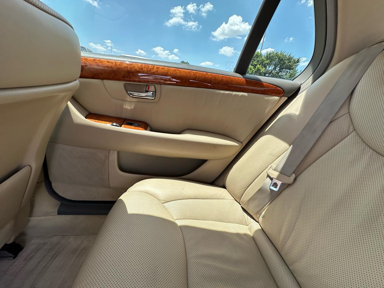 Lexus LS 430 Sedan 2004