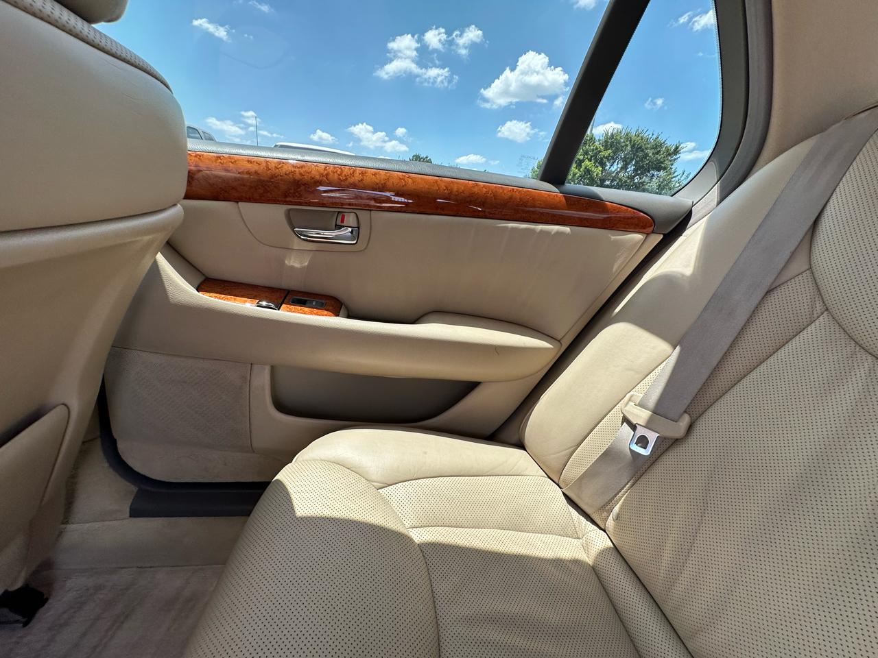 Lexus LS 430 Sedan 2004