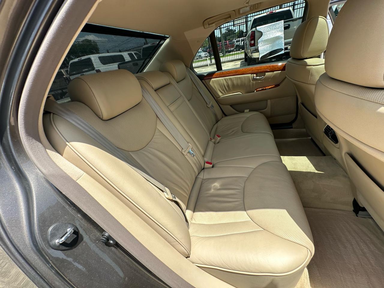 Lexus LS 430 Sedan 2004