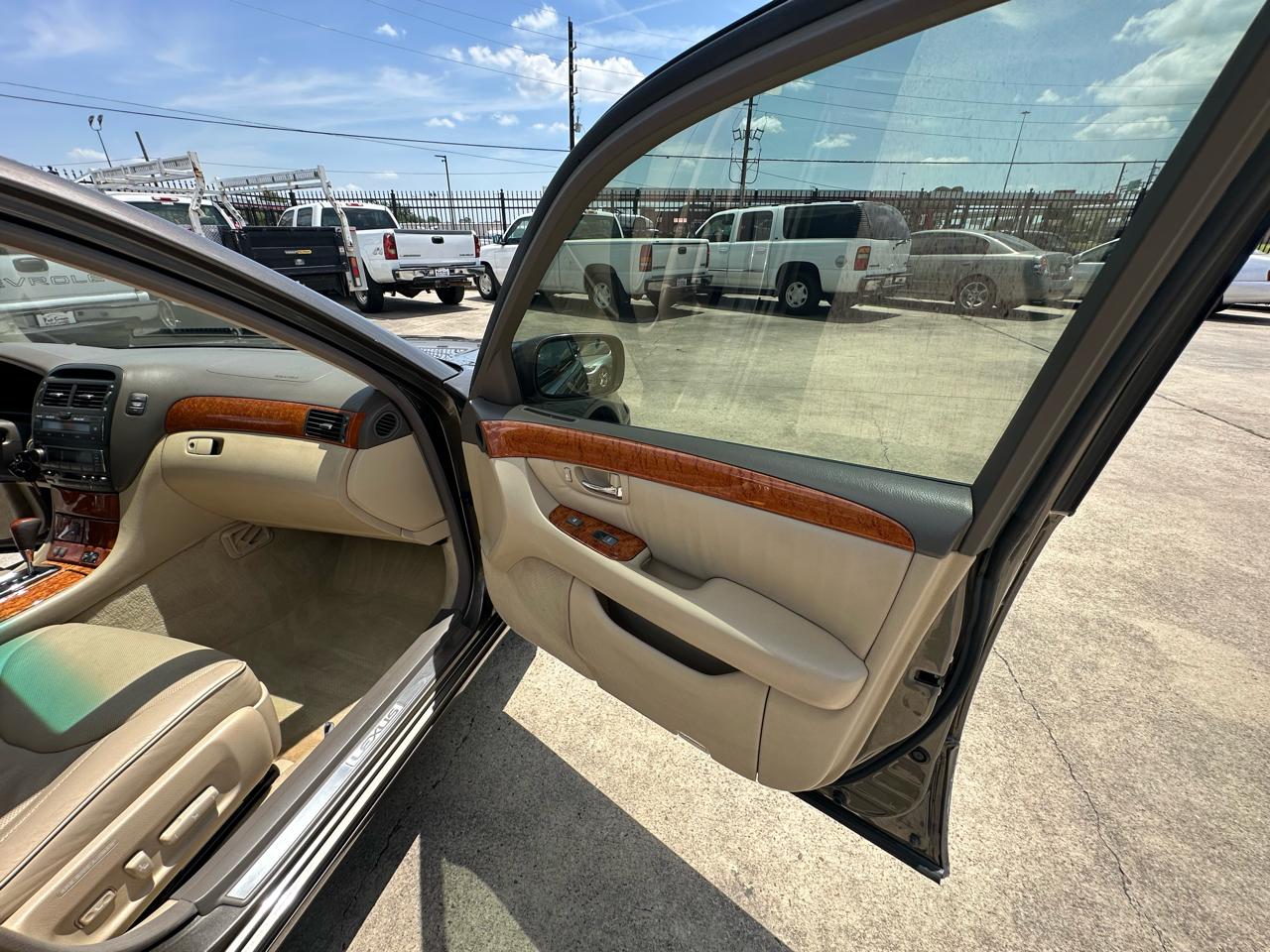 Lexus LS 430 Sedan 2004