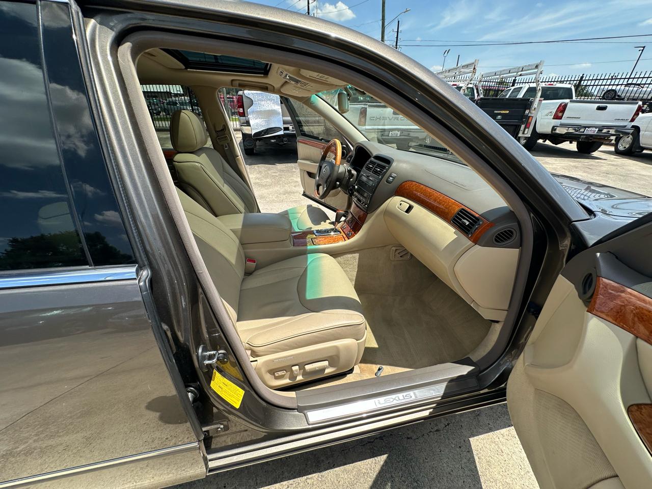 Lexus LS 430 Sedan 2004