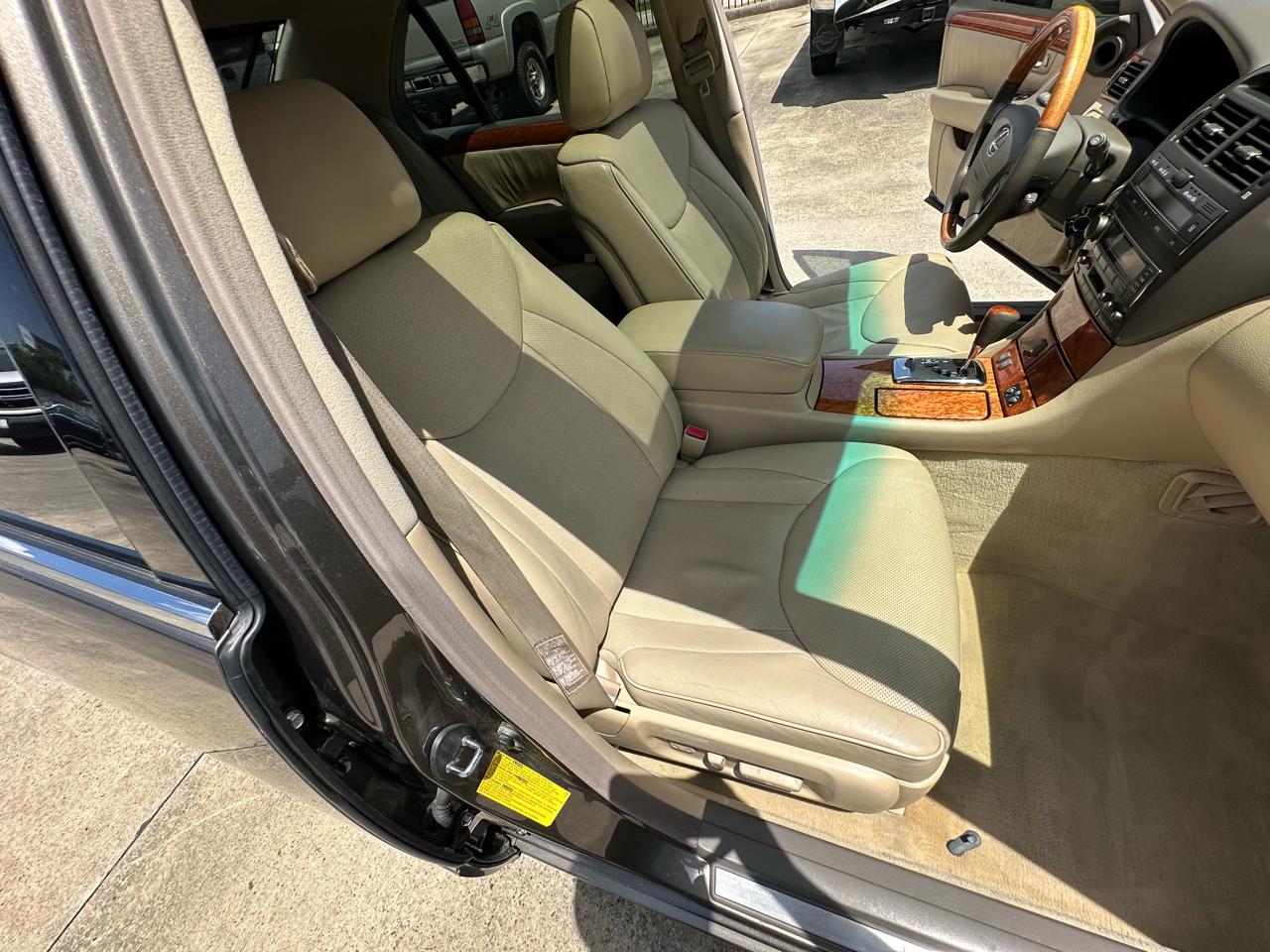 Lexus LS 430 Sedan 2004