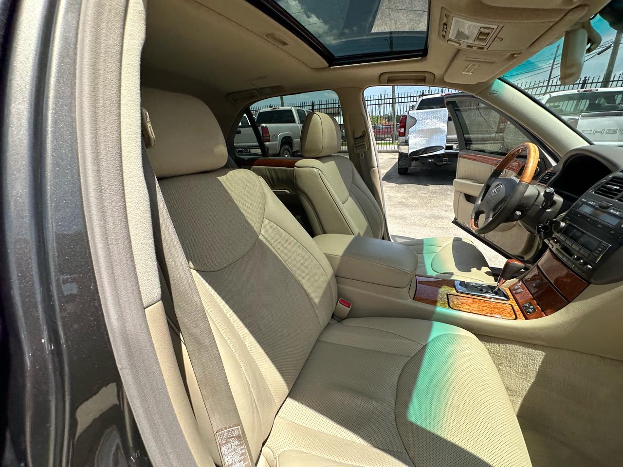 Lexus LS 430 Sedan 2004