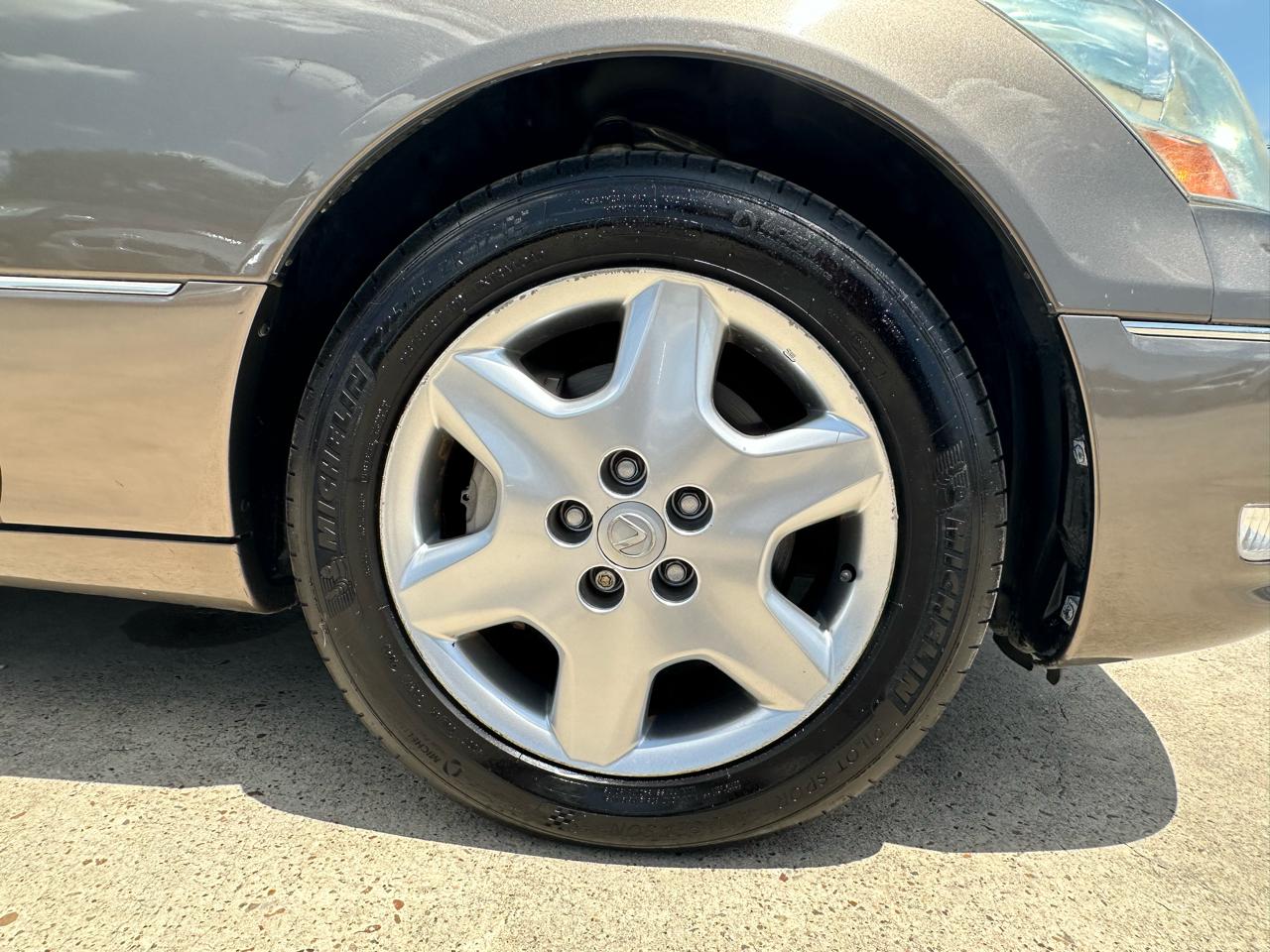 Lexus LS 430 Sedan 2004