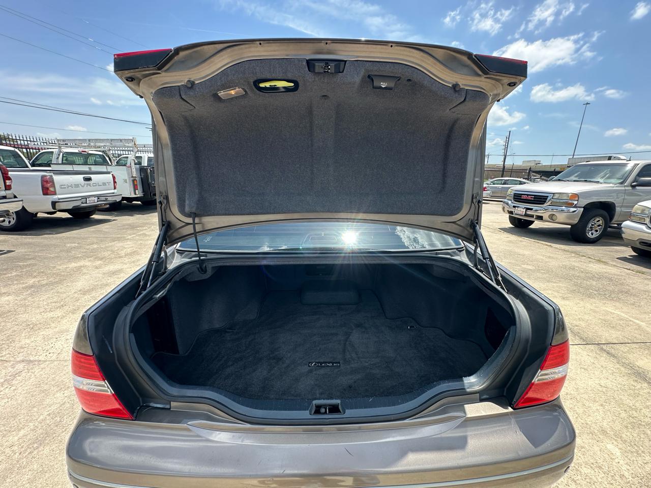 Lexus LS 430 Sedan 2004