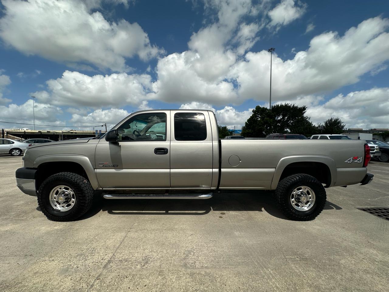 Chevrolet Silverado 2500HD LS Ext. Cab Long Bed 4WD 2003
