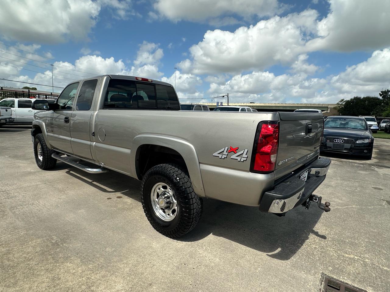 Chevrolet Silverado 2500HD LS Ext. Cab Long Bed 4WD 2003