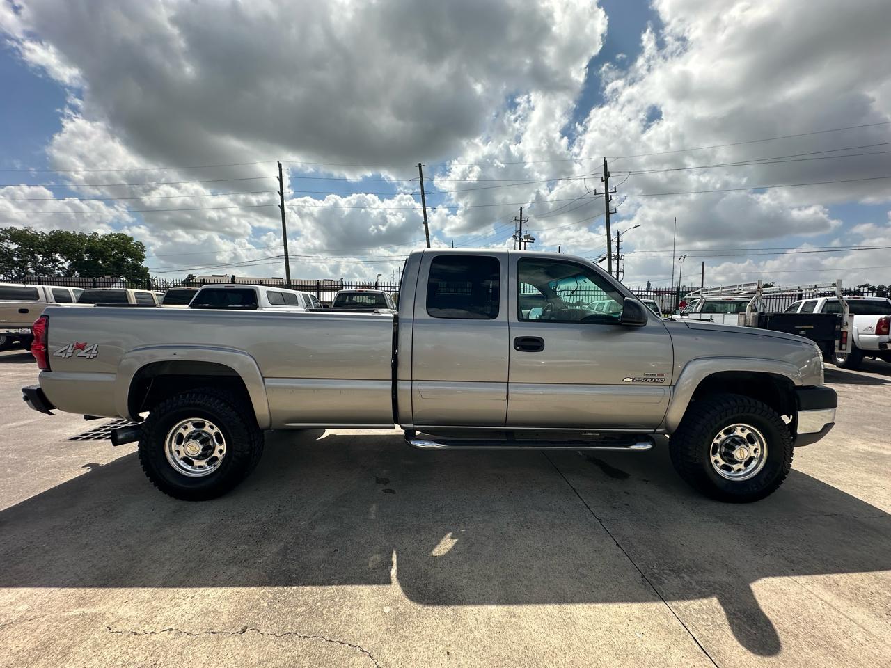 Chevrolet Silverado 2500HD LS Ext. Cab Long Bed 4WD 2003