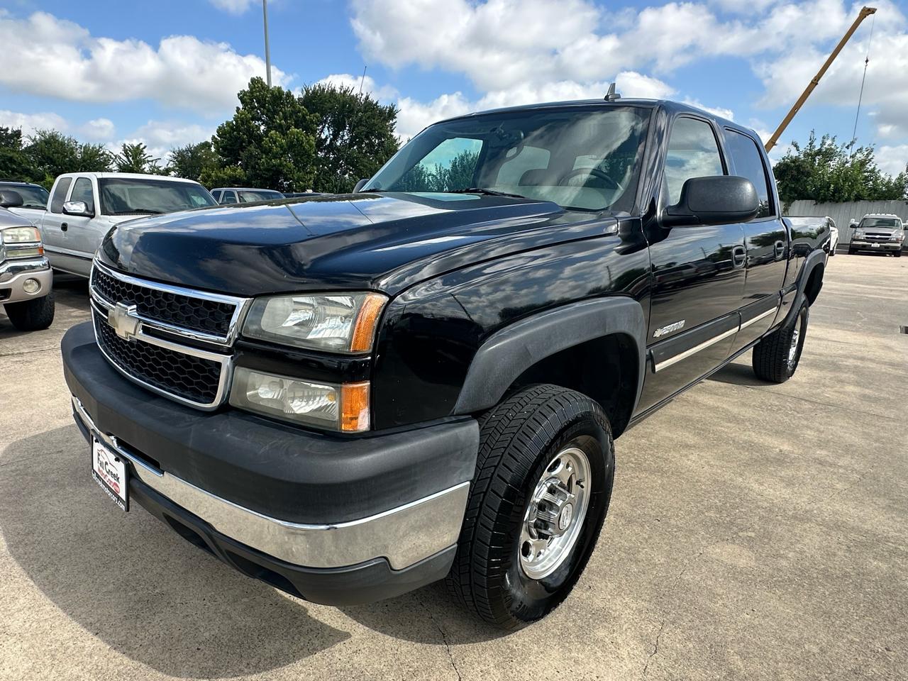 Chevrolet Silverado 2500HD LT Crew Cab Short Bed 4WD 2006