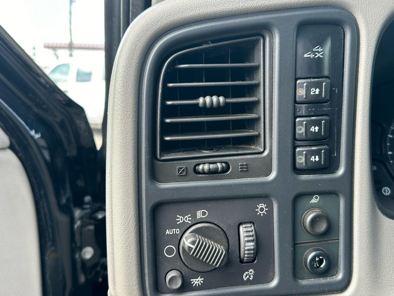 Chevrolet Silverado 2500HD LT Crew Cab Short Bed 4WD 2006