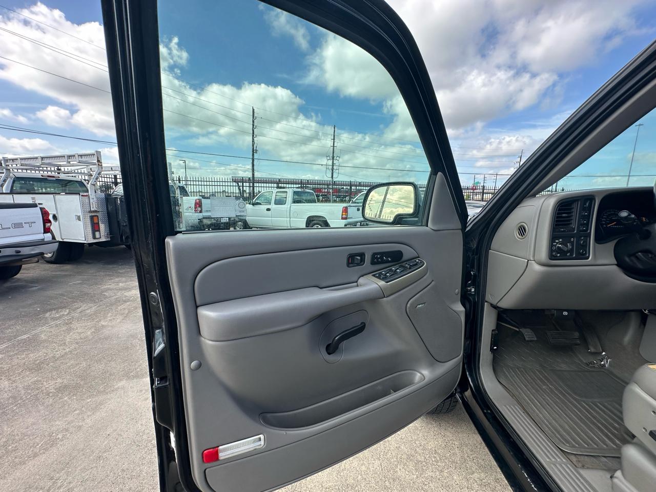 Chevrolet Silverado 2500HD LT Crew Cab Short Bed 4WD 2006