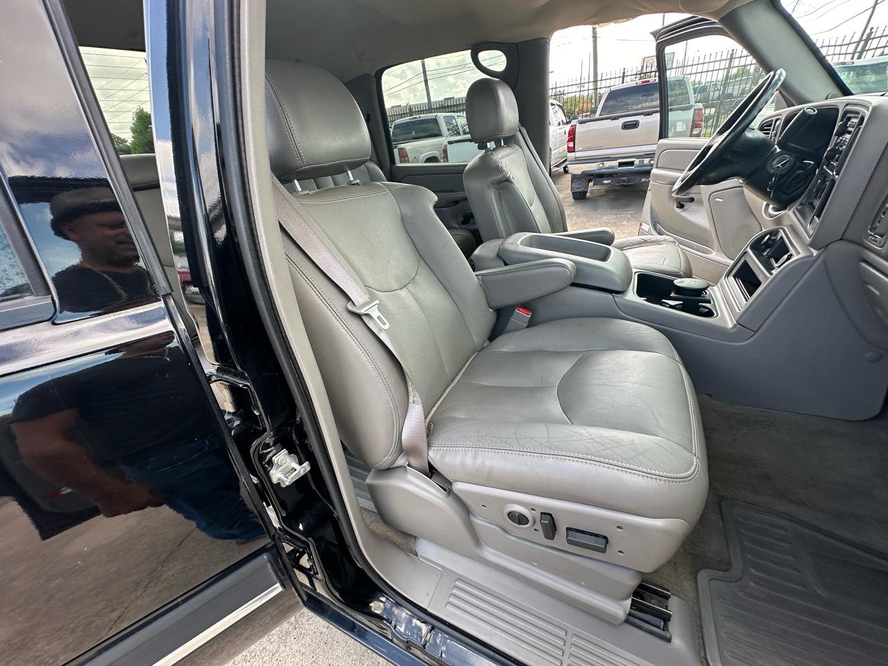 Chevrolet Silverado 2500HD LT Crew Cab Short Bed 4WD 2006