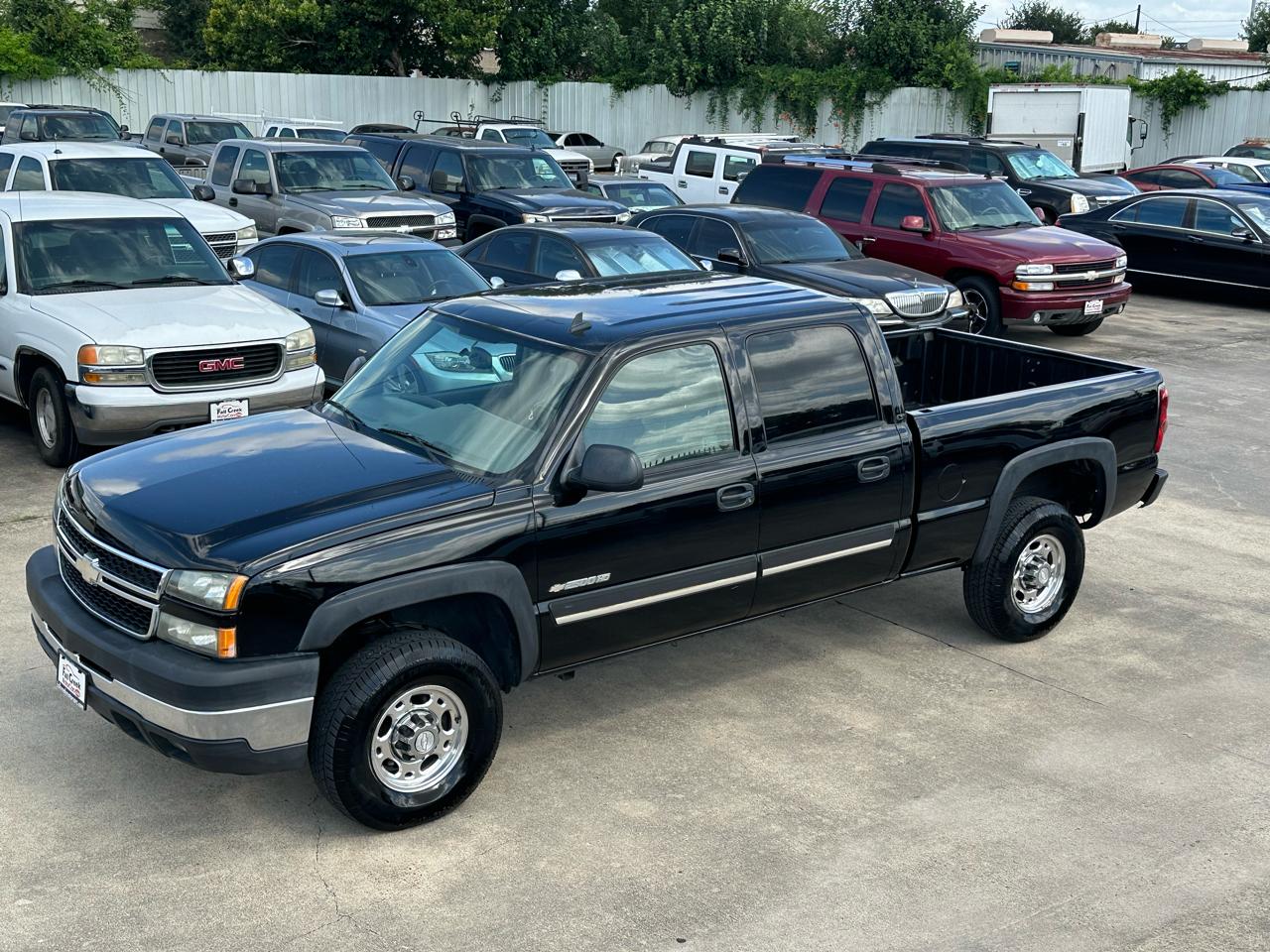 Chevrolet Silverado 2500HD LT Crew Cab Short Bed 4WD 2006