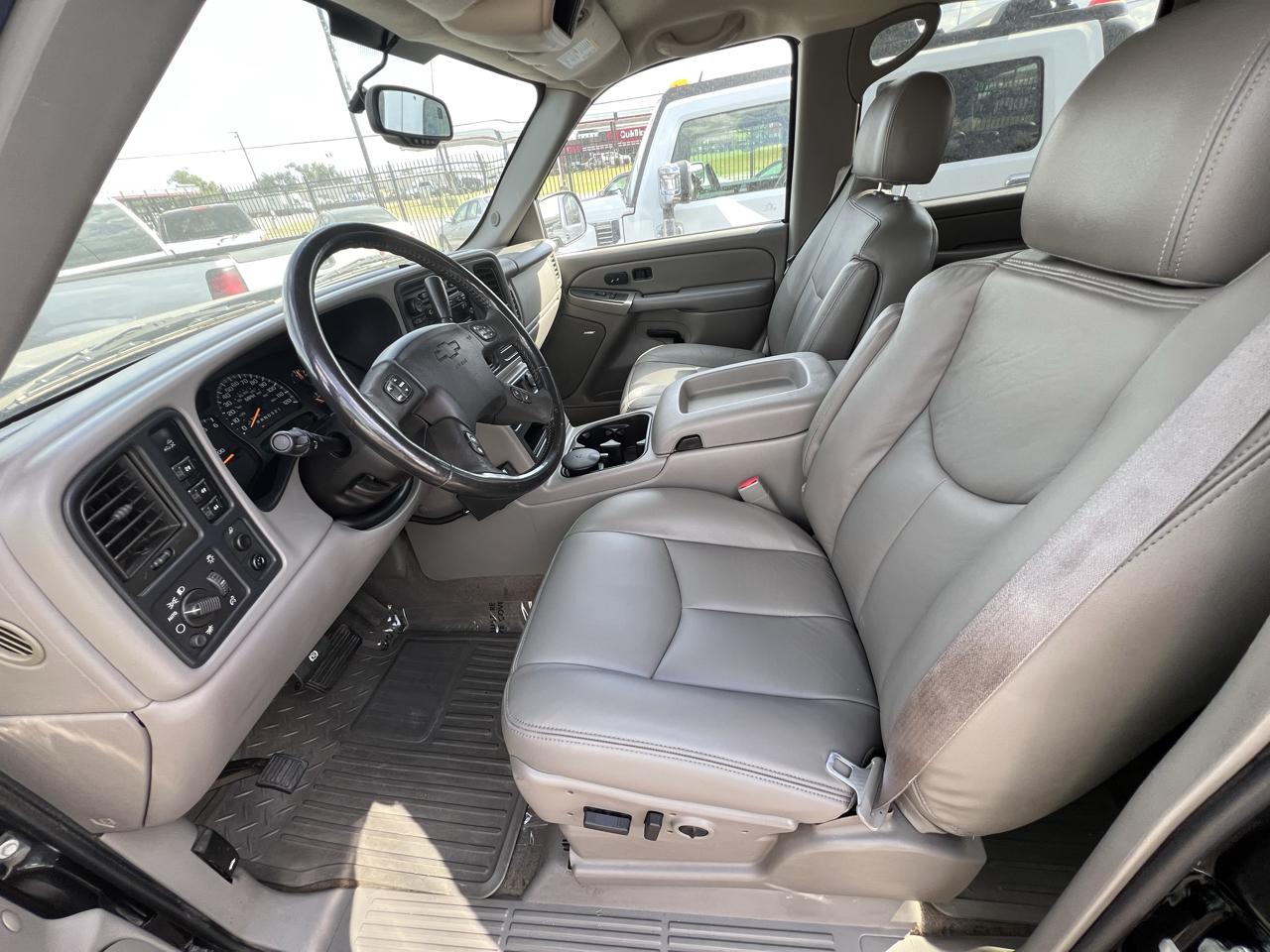 Chevrolet Silverado 2500HD LT Crew Cab Short Bed 4WD 2006