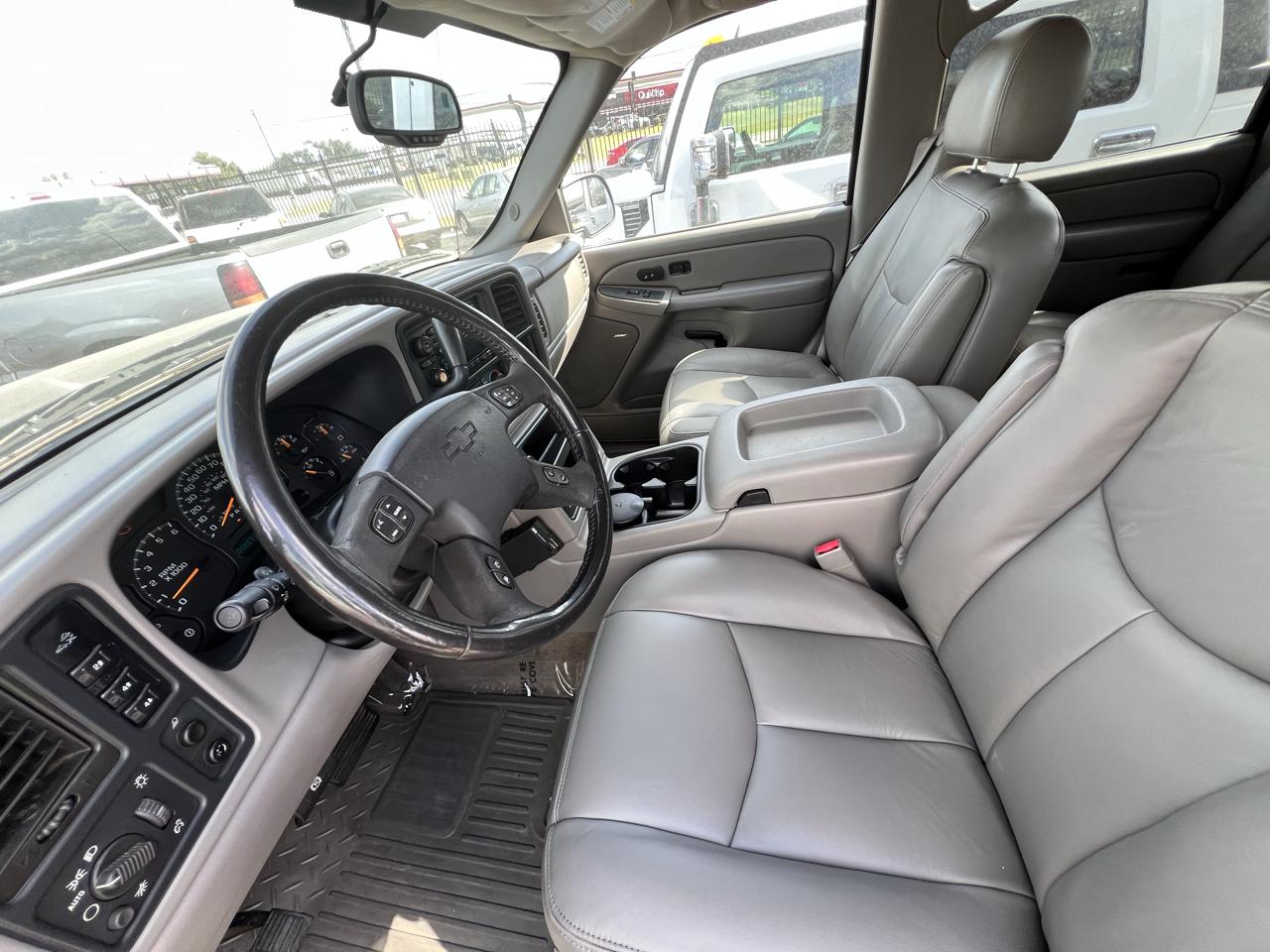 Chevrolet Silverado 2500HD LT Crew Cab Short Bed 4WD 2006