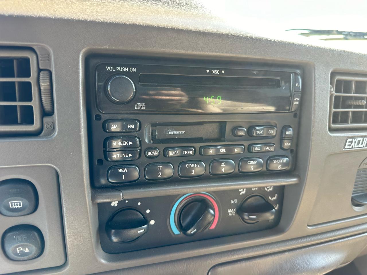 Ford Excursion Limited 4WD 2001