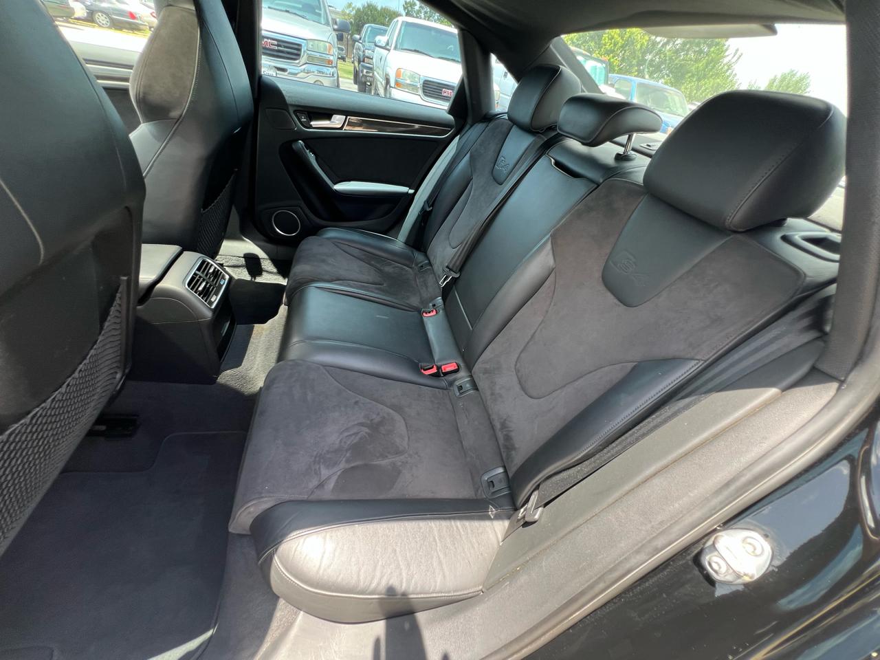 Audi S4 Prestige 4D Sedan Qtro 3.0T 2011