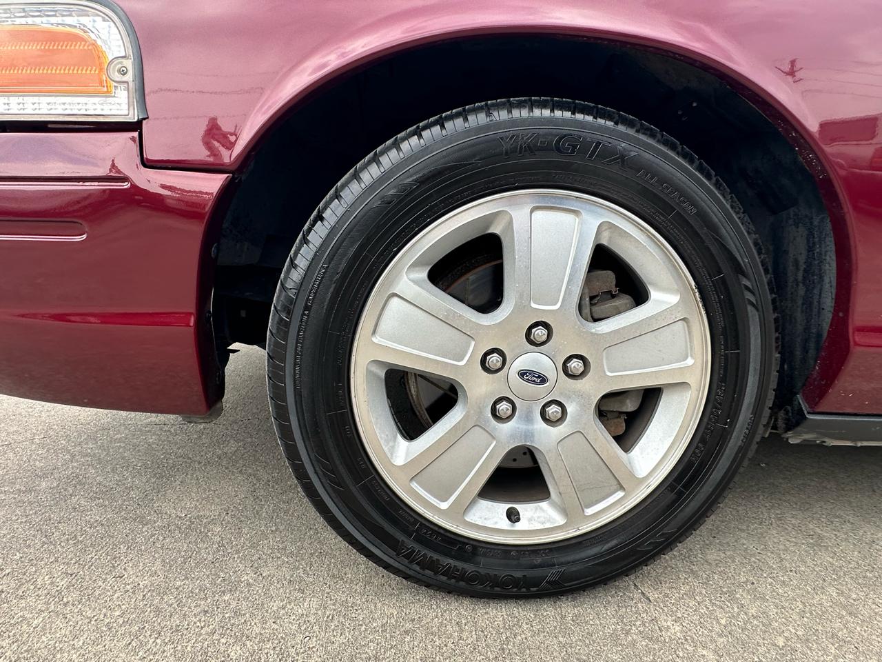 Ford Crown Victoria LX 2011