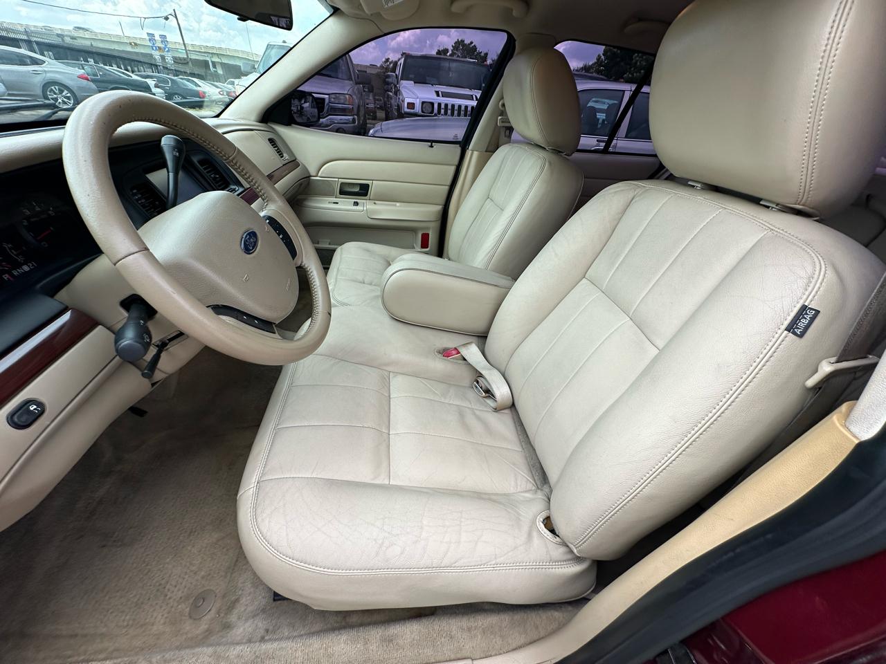 Ford Crown Victoria LX 2011