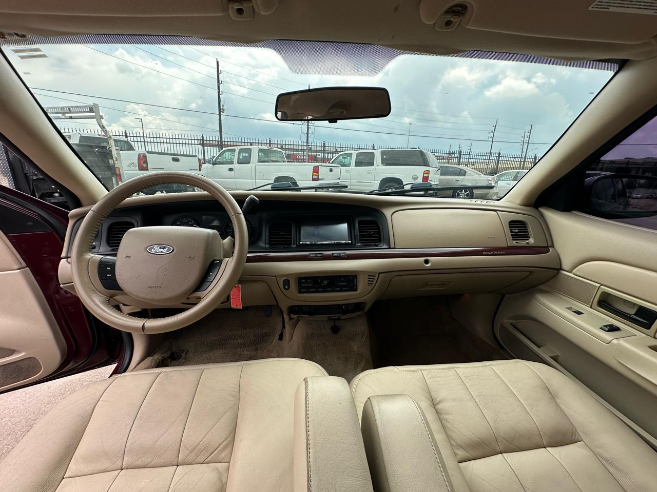 Ford Crown Victoria LX 2011