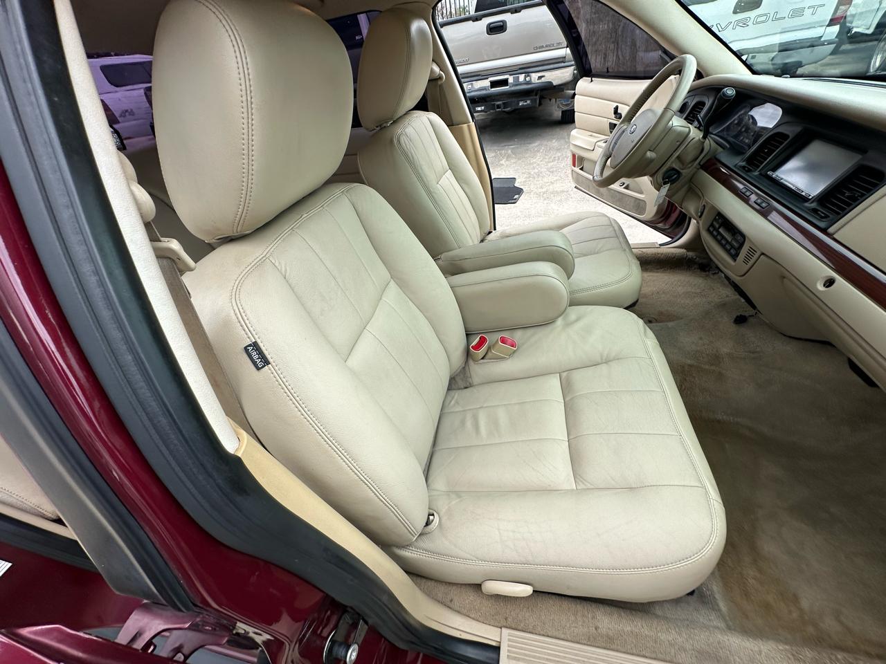 Ford Crown Victoria LX 2011