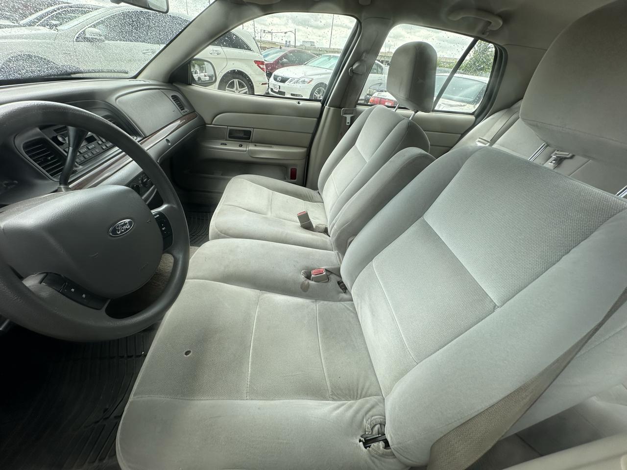 Ford Crown Victoria Standard 2006