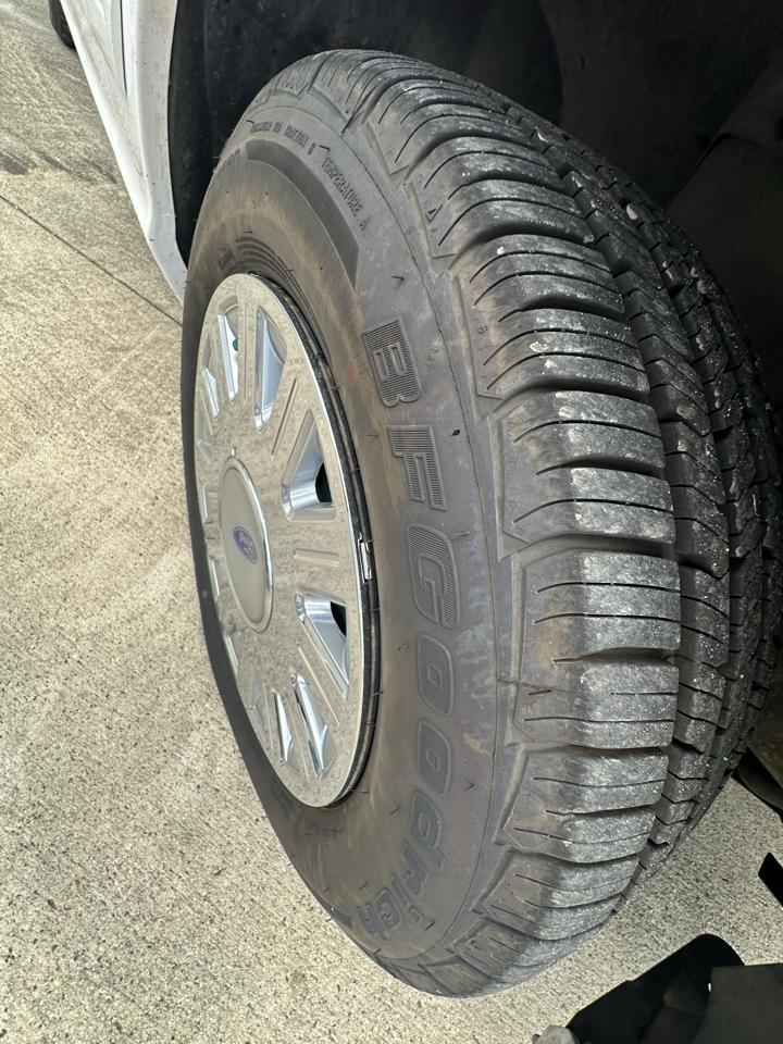 Ford Crown Victoria Standard 2006